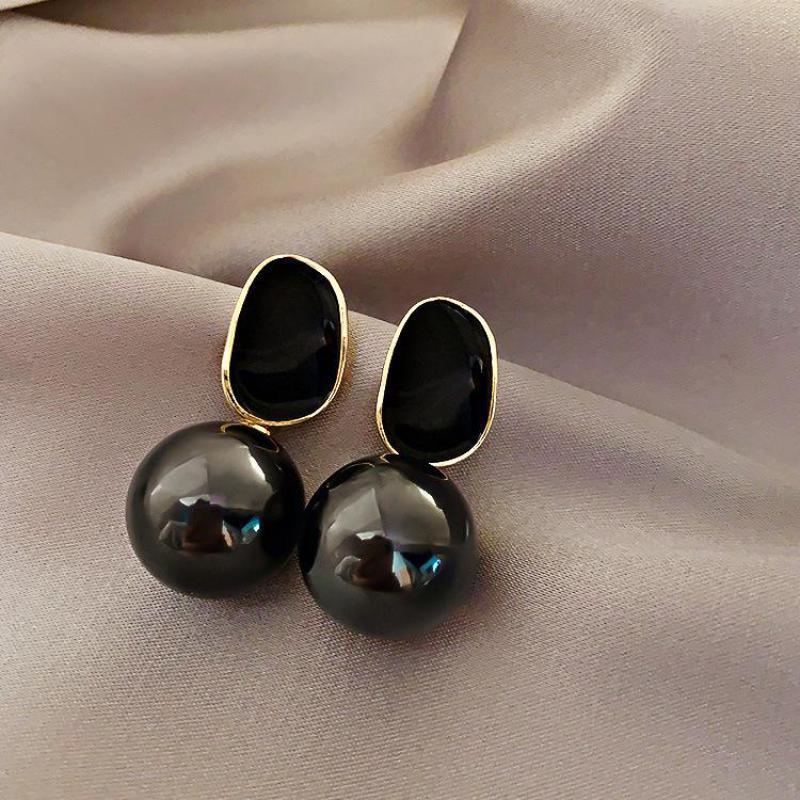 Big Brand High Class Noble Pea - Pearl Stud Earrings reseña y precio
