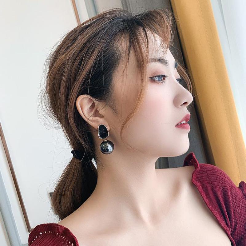 Big Brand High Class Noble Pea - Pearl Stud Earrings reseña y precio