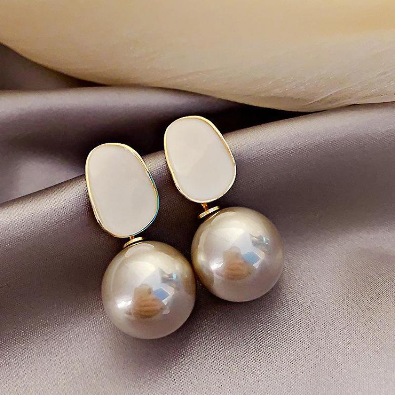 Big Brand High Class Noble Pea - Pearl Stud Earrings reseña y precio