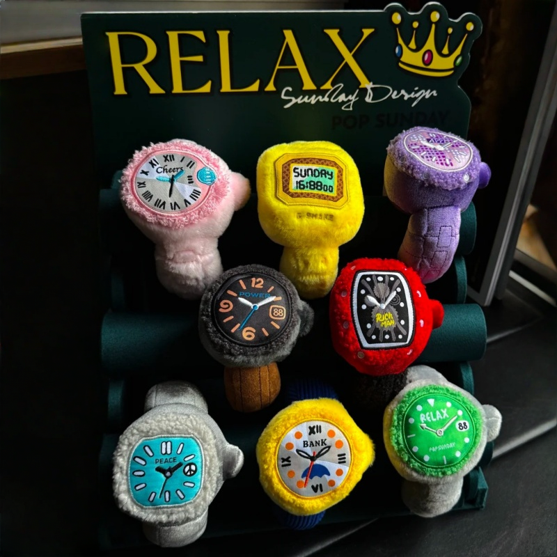 In Stock Pop Sunday Plush Rela - Jewelry Box With Watches reseña y precio